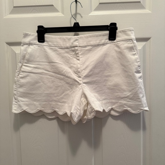 White Scalloped Chino Shorts Size 8 - Picture 1 of 3